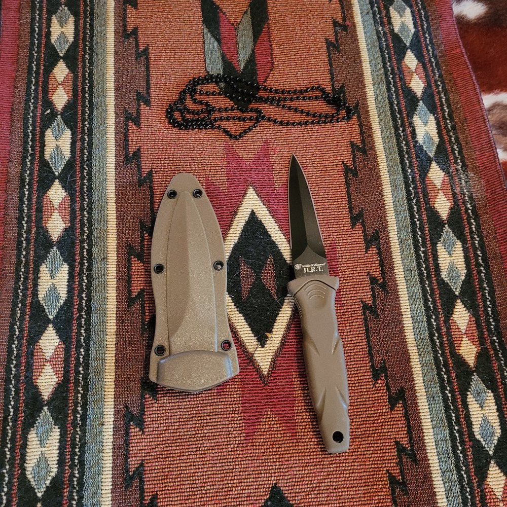 Smith & Wesson HRT boot knife with sheath and necklace